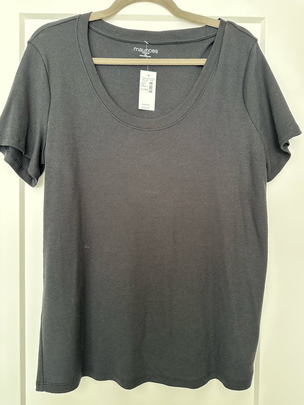 Maurices Women's Classic Scoop Neck T-Shirt - Black
